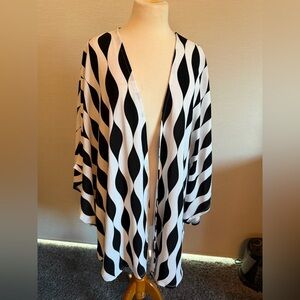 LuLaRoe Black and Cream Wave Pattern Kimono Cover Up